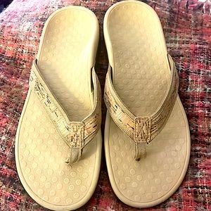 Vionic Flip Flop Shoes